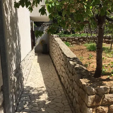 Family Nona קריקווניצה